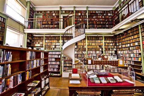 How Many Books to Be Considered a Home Library: A Discursive View